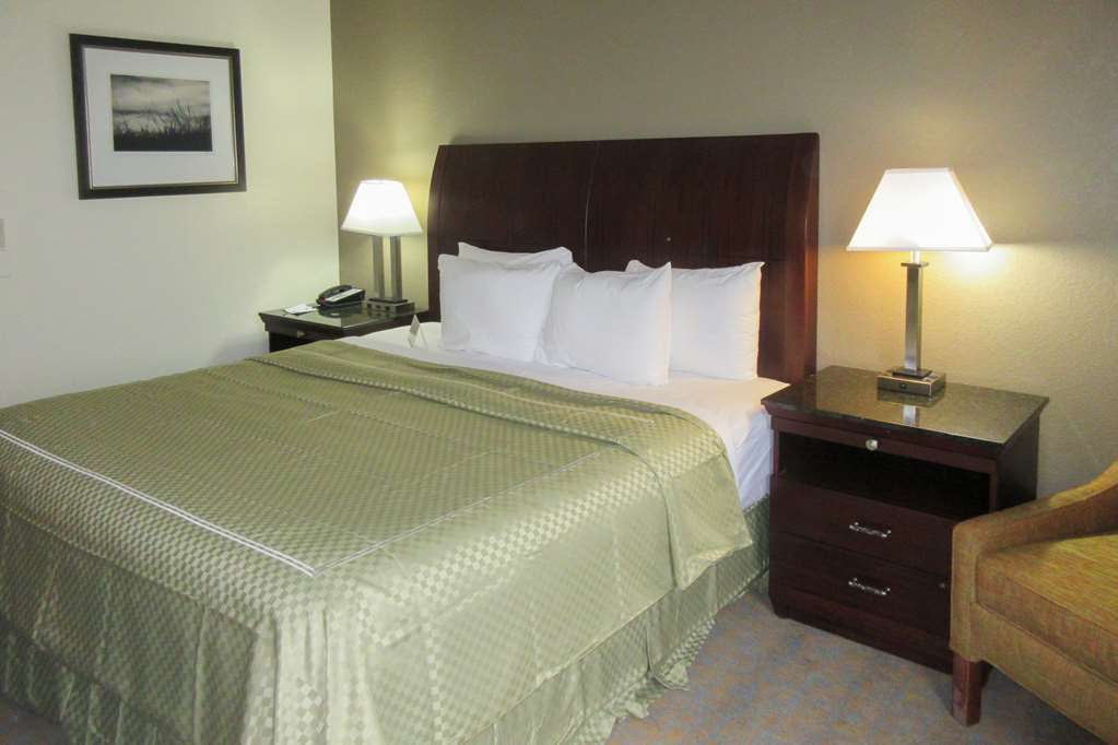 Inn At The Highland Denver Downtown Room photo